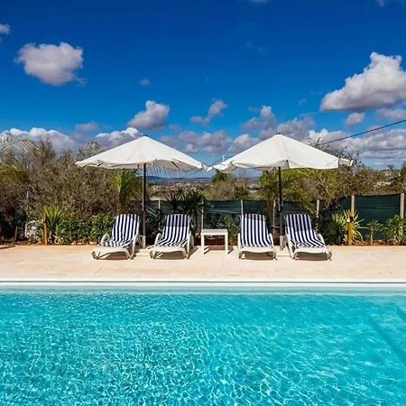 Design In With Private Pool Horská chata *